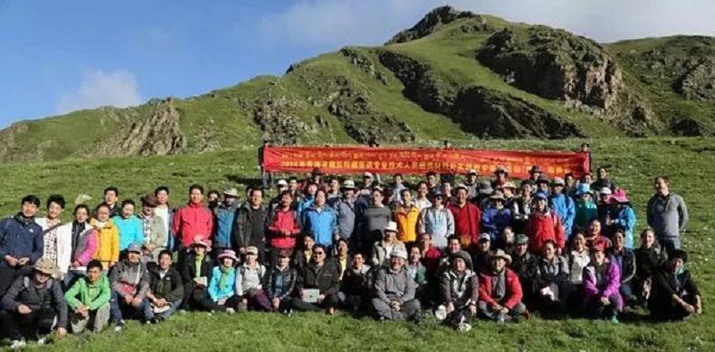 性爱直播
尼玛国医大师荣获全国中医药杰出贡献奖(图8)