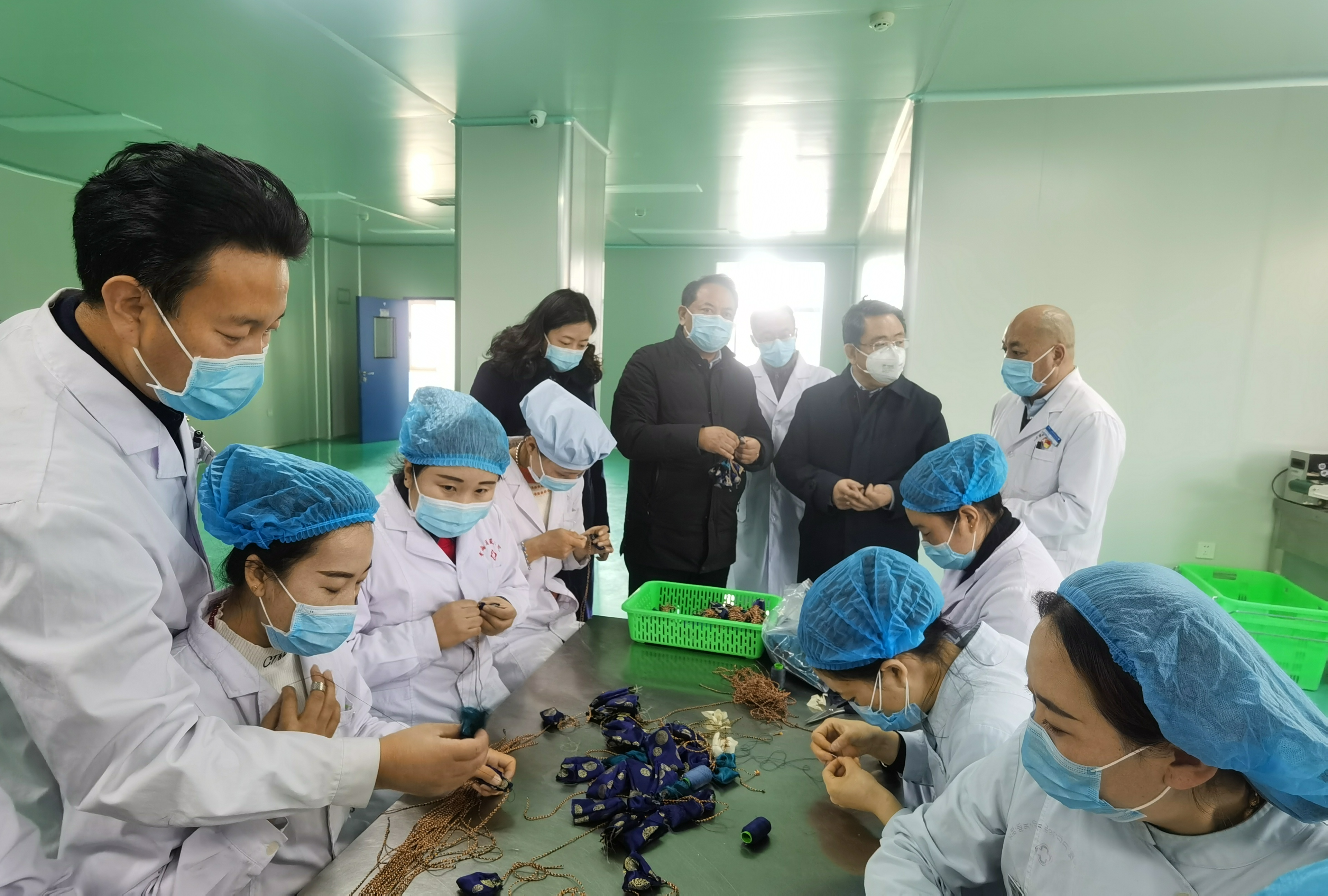青海省科技厅莫重明厅长 赴省藏性爱直播
调研慰问(图1)